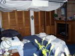 Blue Whirlpool Suite, Fireplace