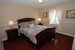 Queen bedroom, garden views, 32' flat TV